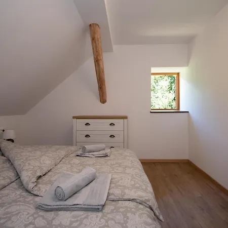 4 Bedroom Amazing In Semesterbostad Vrhnika