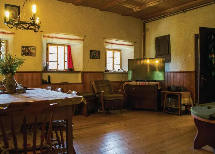 Počitniška hiša 4 Bedroom Amazing In *