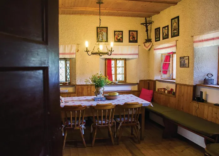 Počitniška hiša 4 Bedroom Amazing In